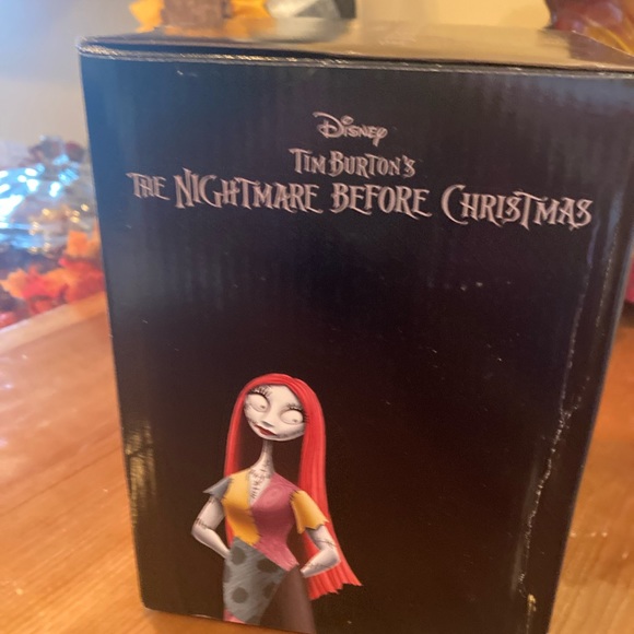 NIB Tim Burton Disney Nightmare before Christmas Pumpkin King Water Globe - Picture 3 of 8